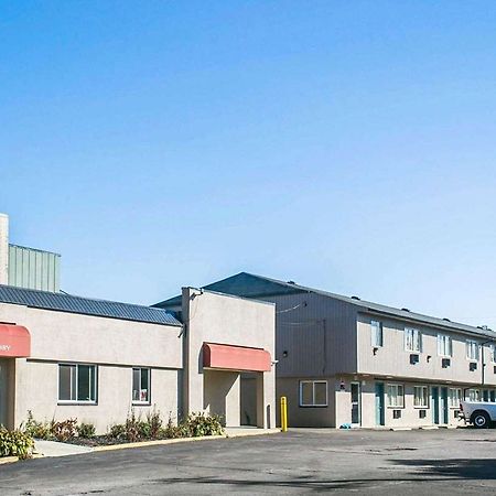 Econo Lodge Warrensville Warrensville Heights Exterior foto